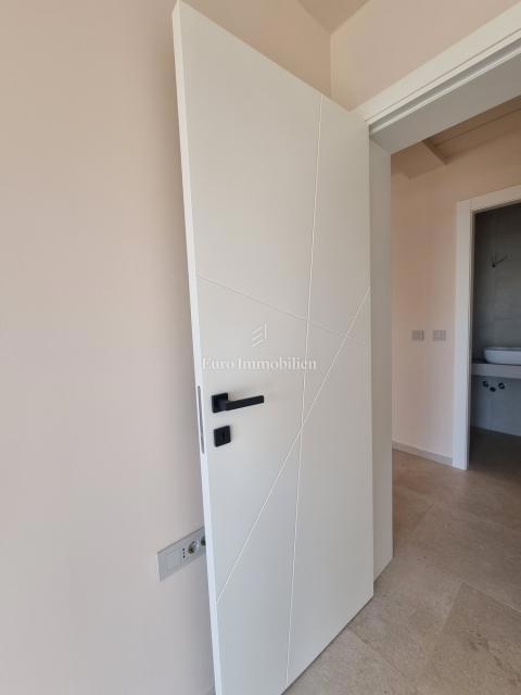 DINTORNI DI PARENZO - Villa moderna con terrazza panoramica, vista mare