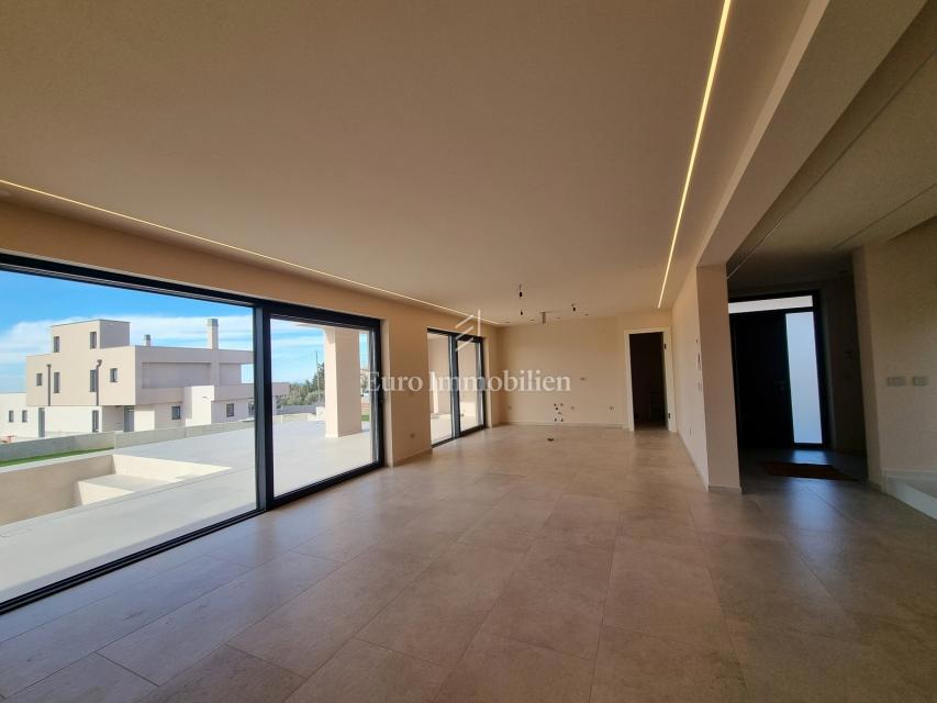 DINTORNI DI PARENZO - Villa moderna con terrazza panoramica, vista mare