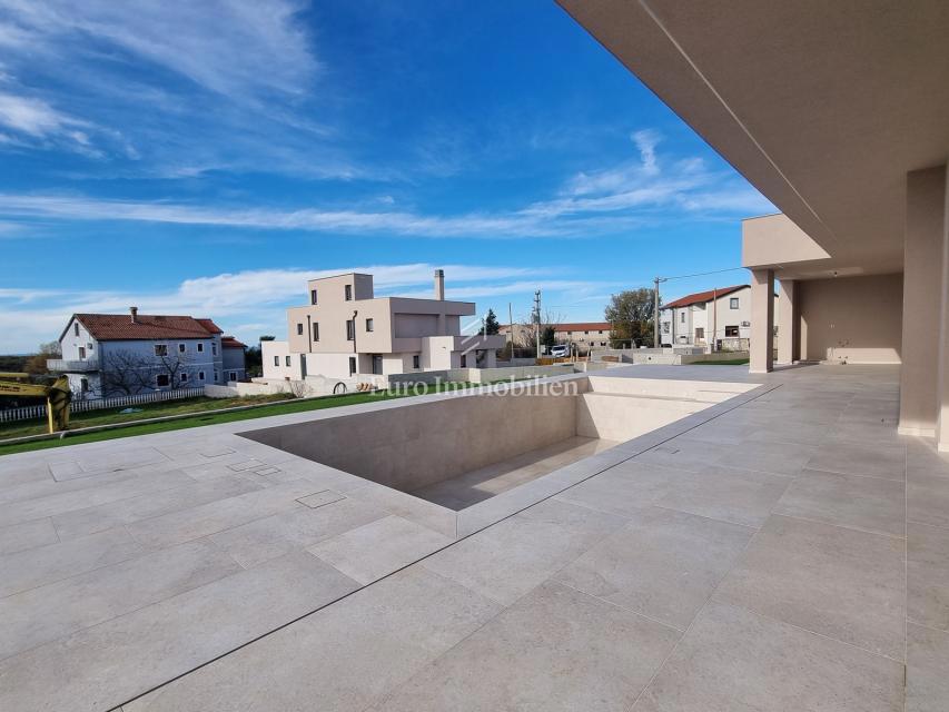 DINTORNI DI PARENZO - Villa moderna con terrazza panoramica, vista mare