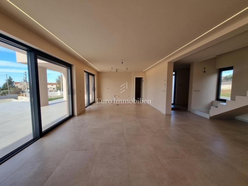 DINTORNI DI PARENZO - Villa moderna con terrazza panoramica, vista mare