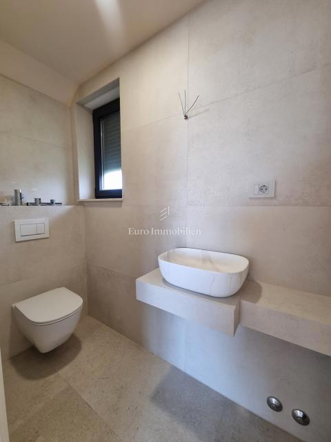 DINTORNI DI PARENZO - Villa moderna con terrazza panoramica, vista mare