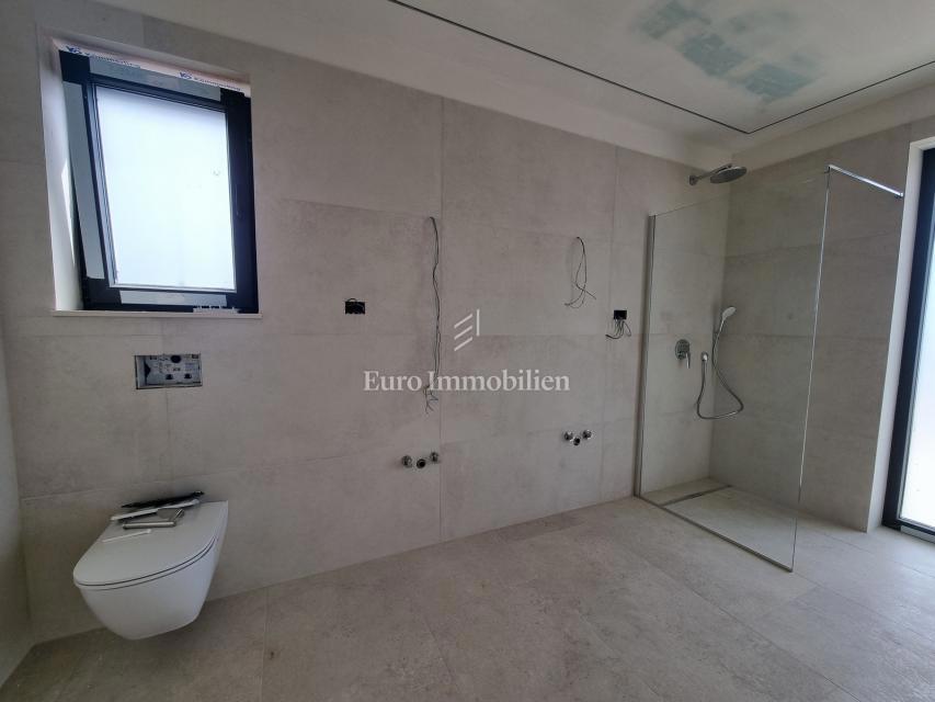 DINTORNI DI PARENZO - Villa moderna con terrazza panoramica, vista mare