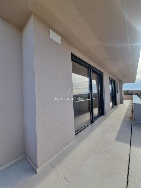 DINTORNI DI PARENZO - Villa moderna con terrazza panoramica, vista mare