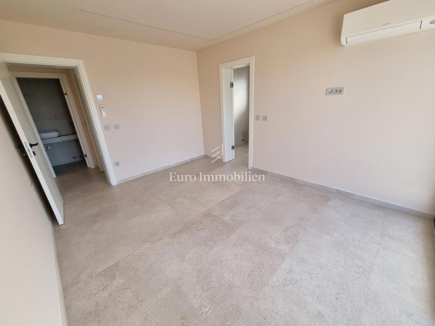 DINTORNI DI PARENZO - Villa moderna con terrazza panoramica, vista mare