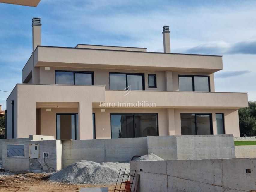 DINTORNI DI PARENZO - Villa moderna con terrazza panoramica, vista mare