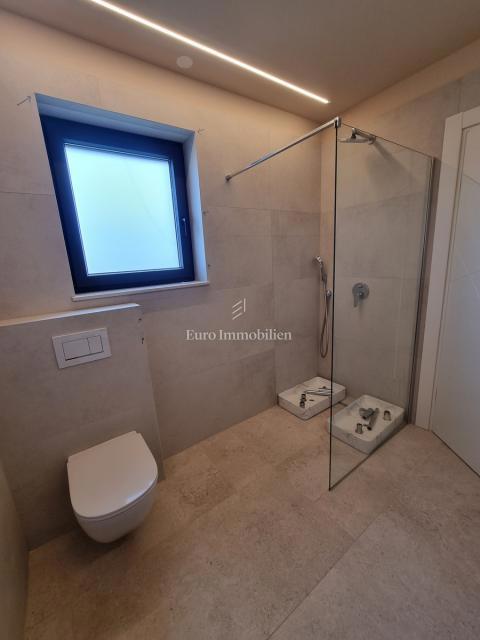 DINTORNI DI PARENZO - Villa moderna con terrazza panoramica, vista mare