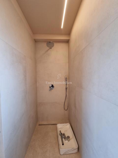 DINTORNI DI PARENZO - Villa moderna con terrazza panoramica, vista mare