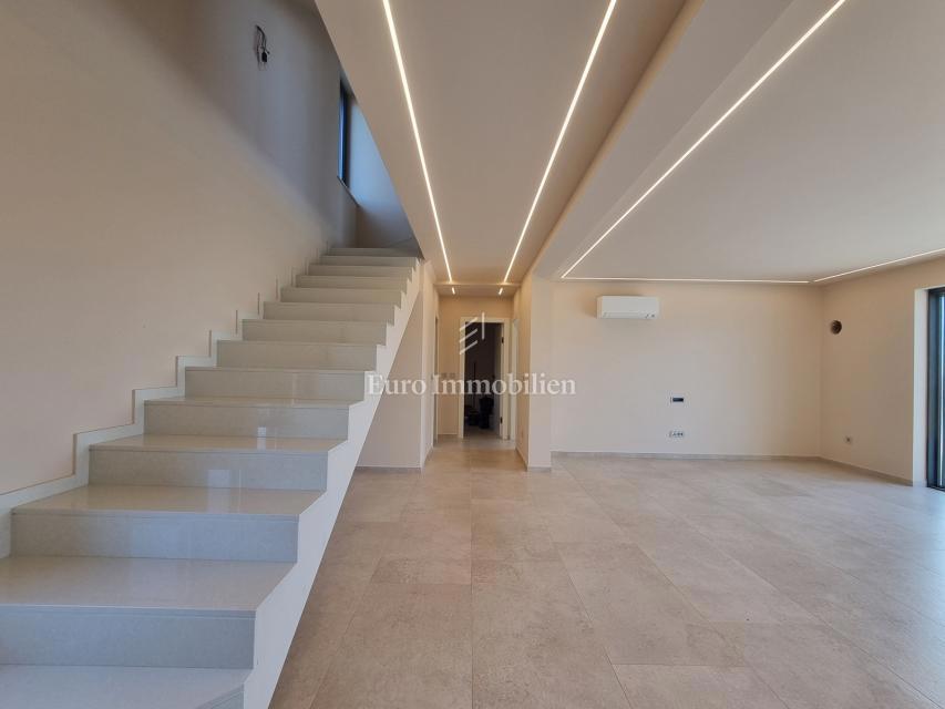 DINTORNI DI PARENZO - Villa moderna con terrazza panoramica, vista mare