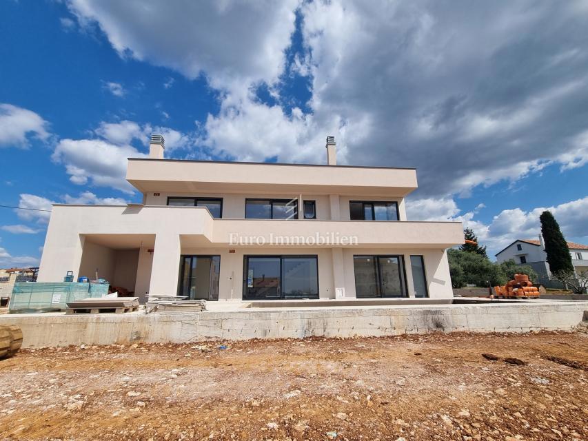 DINTORNI DI PARENZO - Villa moderna con terrazza panoramica, vista mare