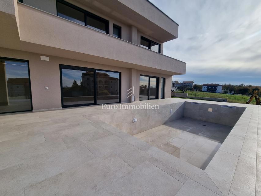 DINTORNI DI PARENZO - Villa moderna con terrazza panoramica, vista mare