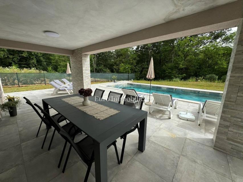 Istria - Moderna casa con piscina