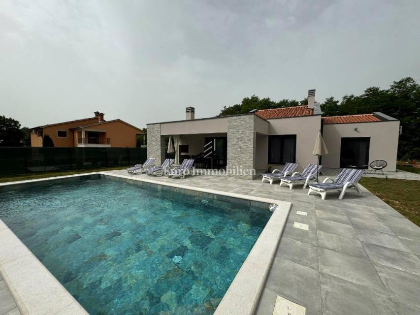 Istria - Moderna casa con piscina