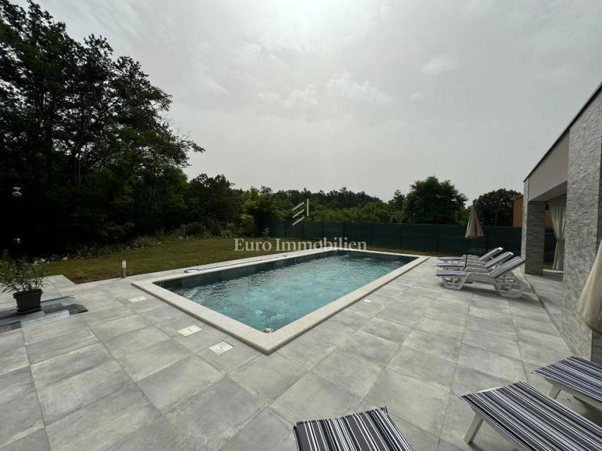 Istria - Moderna casa con piscina