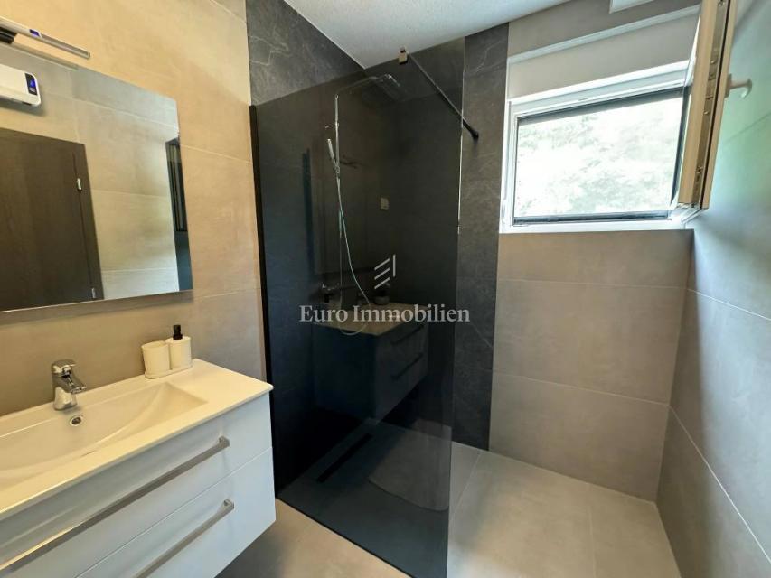 Istria - Moderna casa con piscina