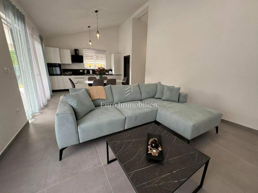Istria - Moderna casa con piscina