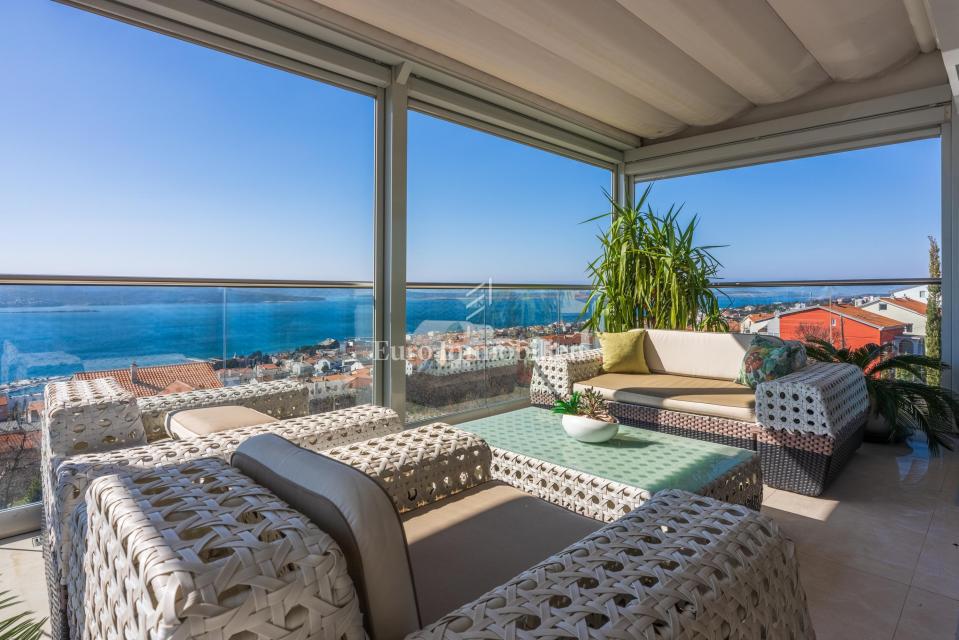 Penthouse unico in vendita a Crikvenica