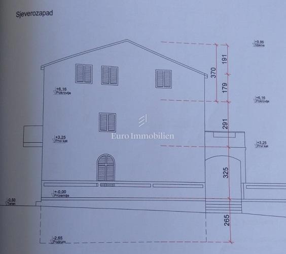 Pag - casa con 6 appartamenti!