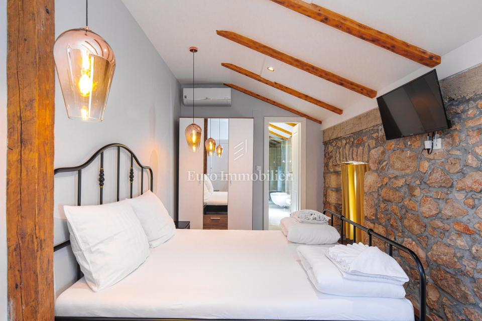 Casa in pietra con piscina - isola di Krk