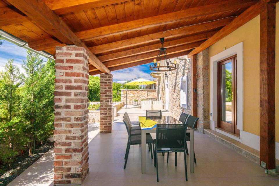 Casa in pietra con piscina - isola di Krk