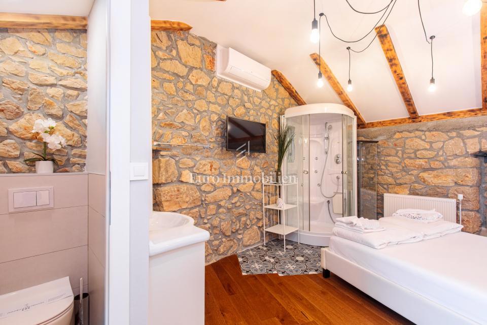 Casa in pietra con piscina - isola di Krk