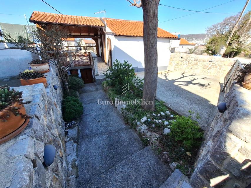 Punat - casa con vista mare, vicino al mare