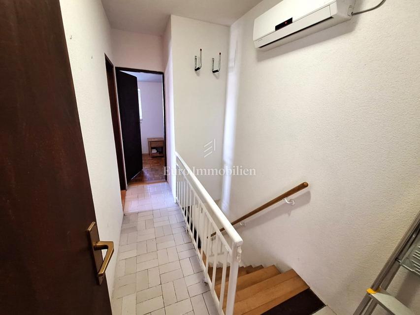 Punat - casa con vista mare, vicino al mare