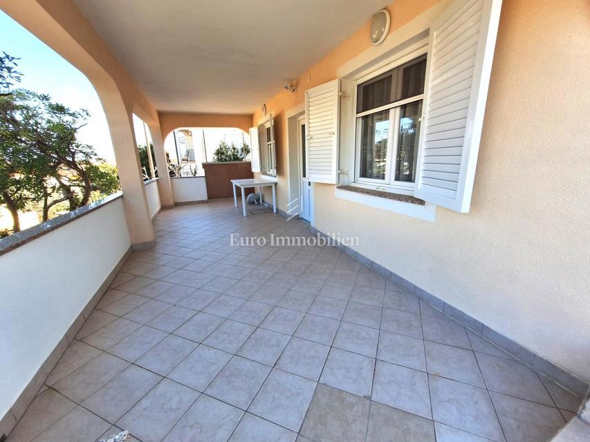 Isola di Krk, casa indipendente a 80 m dal mare