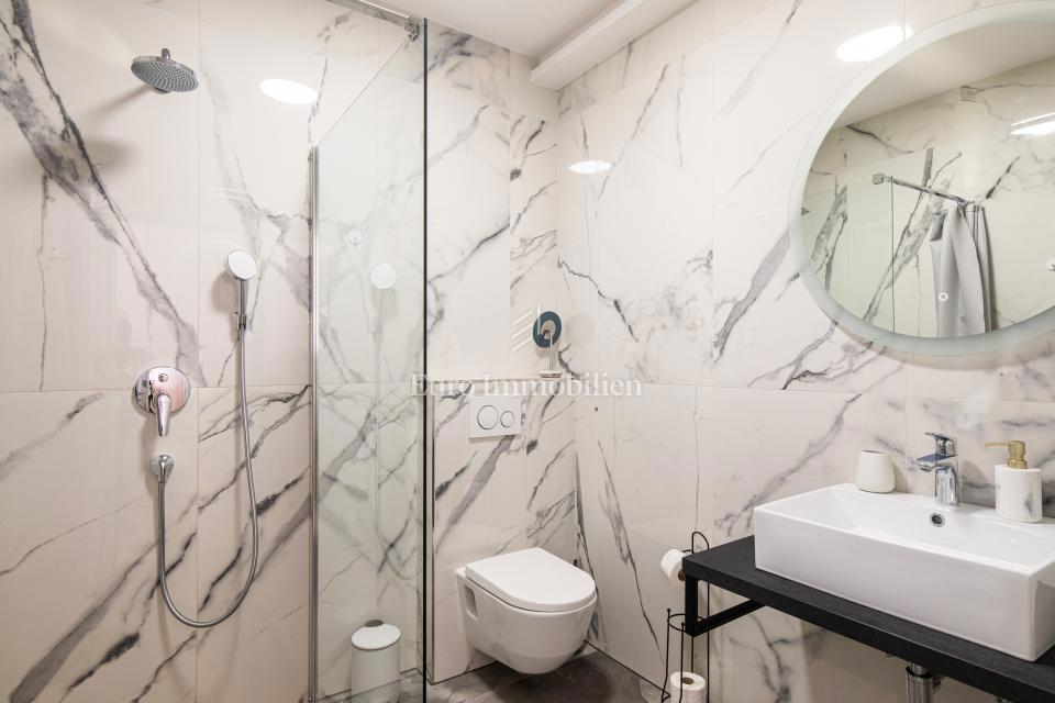 Appartamento con piscina e giardino