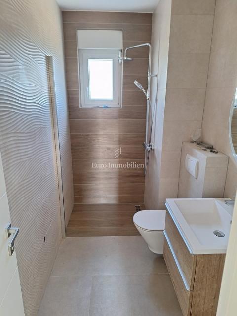 Novalja - appartamento al piano terra di un nuovo edificio