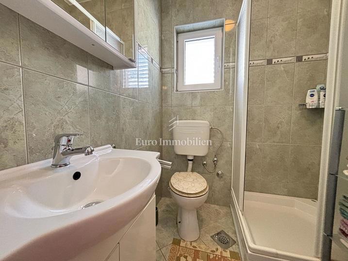 Novalja - appartamento al piano terra con ampia terrazza