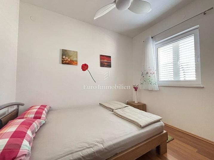 Novalja - appartamento al piano terra con ampia terrazza