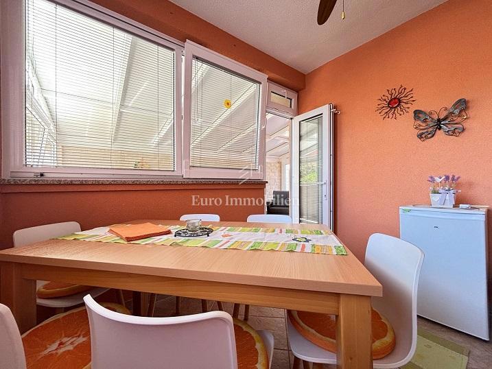 Novalja - appartamento al piano terra con ampia terrazza