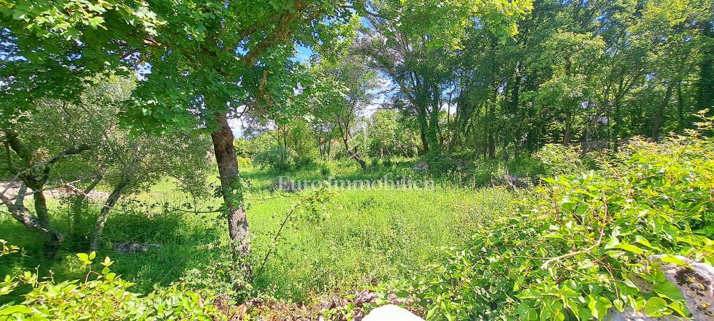Terreno Edificabile in zona tranquilla vicino a Malinska