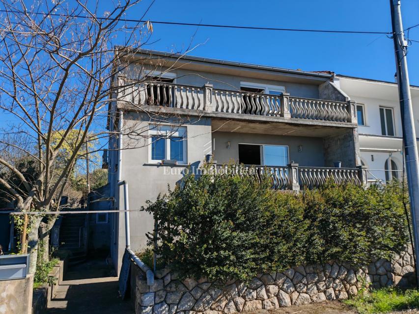 Malinska - grande casa con vista mare, potenziale!