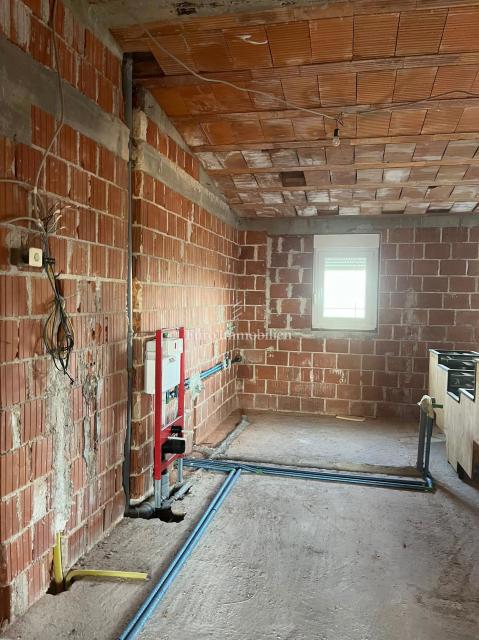 Malinska - grande casa con vista mare, potenziale!