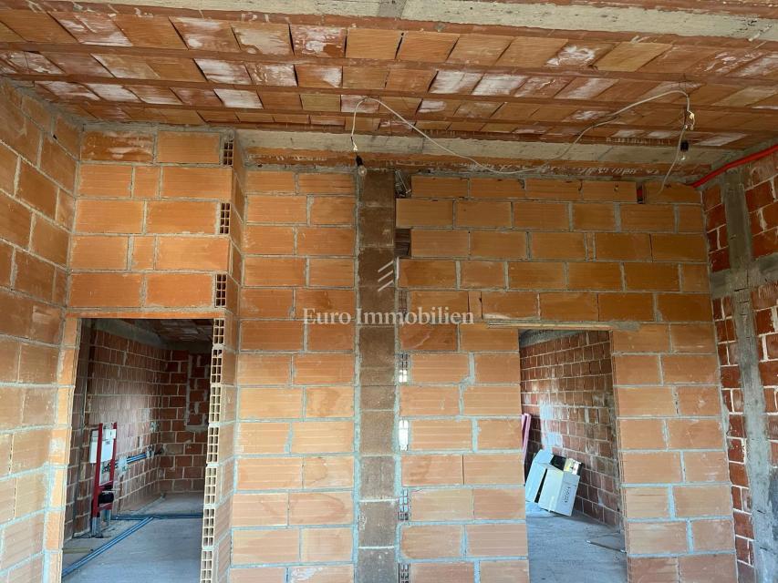 Malinska - grande casa con vista mare, potenziale!