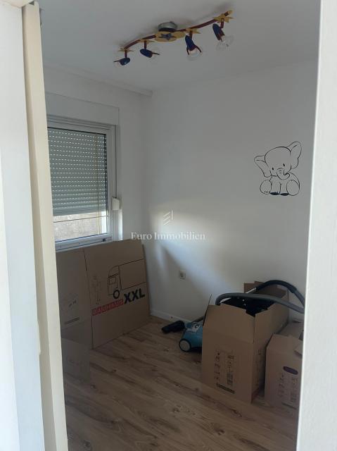 Malinska - grande casa con vista mare, potenziale!