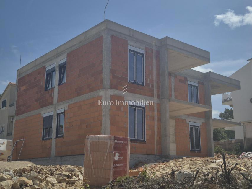 Brodarica appartamento con vista mare, vicino alla spiaggia