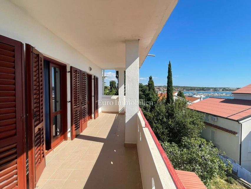 Novalja - casa con 7 appartamenti e vista mare