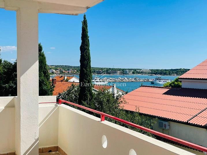 Novalja - casa con 7 appartamenti e vista mare