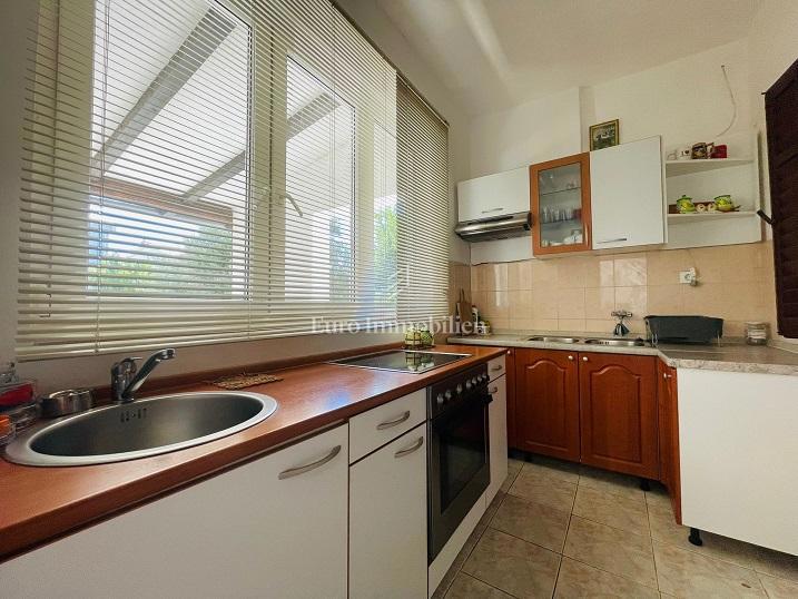 Novalja - casa con 7 appartamenti e vista mare