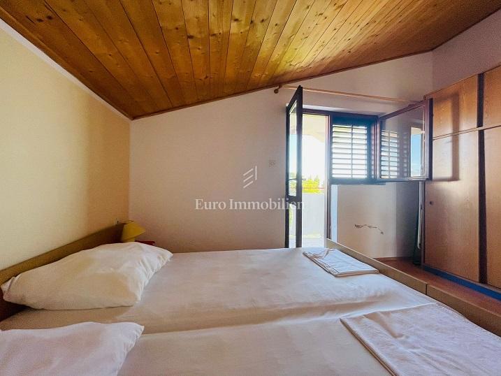 Novalja - casa con 7 appartamenti e vista mare