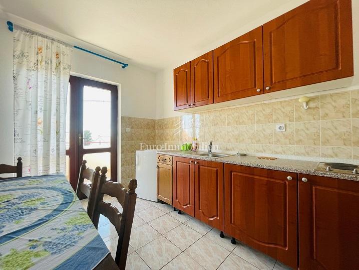 Novalja - casa con 7 appartamenti e vista mare