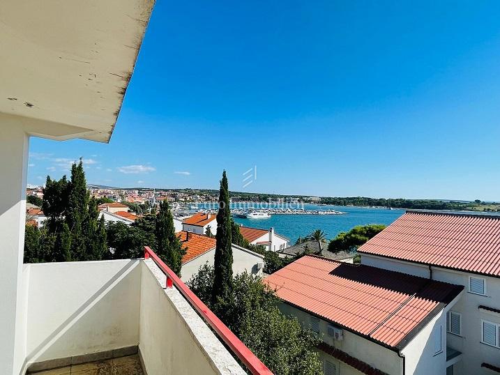 Novalja - casa con 7 appartamenti e vista mare