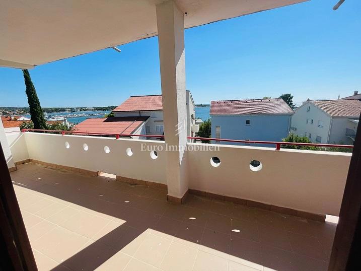 Novalja - casa con 7 appartamenti e vista mare