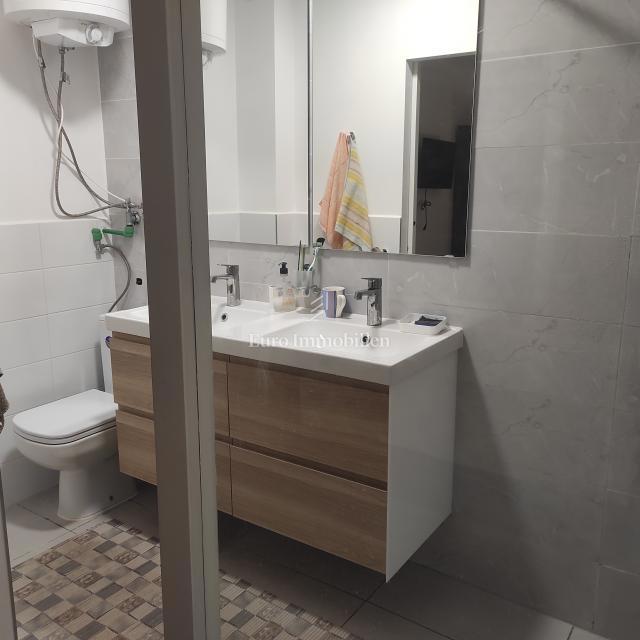 Pirovac - casa con terrazza sul tetto, piscina e jacuzzi