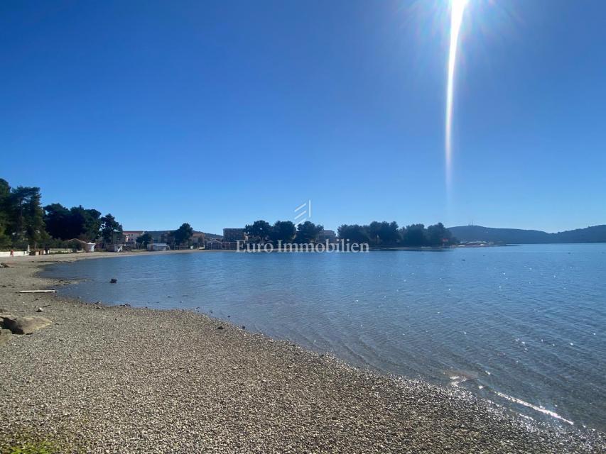 Pirovac - casa con terrazza sul tetto, piscina e jacuzzi
