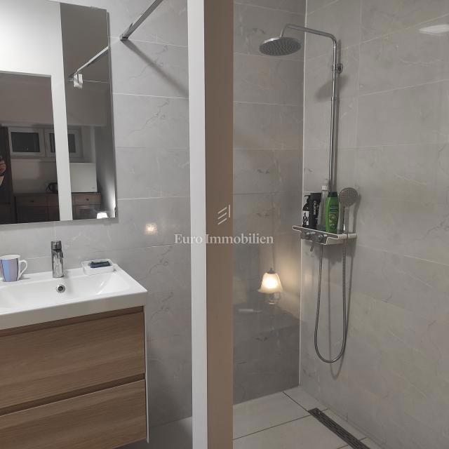 Pirovac - casa con terrazza sul tetto, piscina e jacuzzi