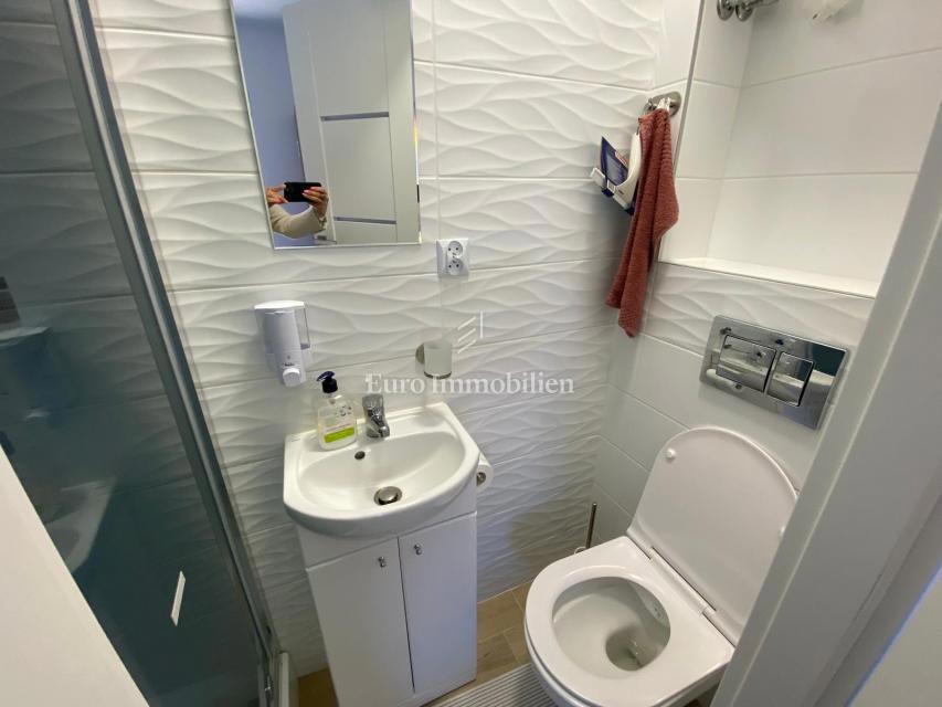 Pirovac - casa con terrazza sul tetto, piscina e jacuzzi