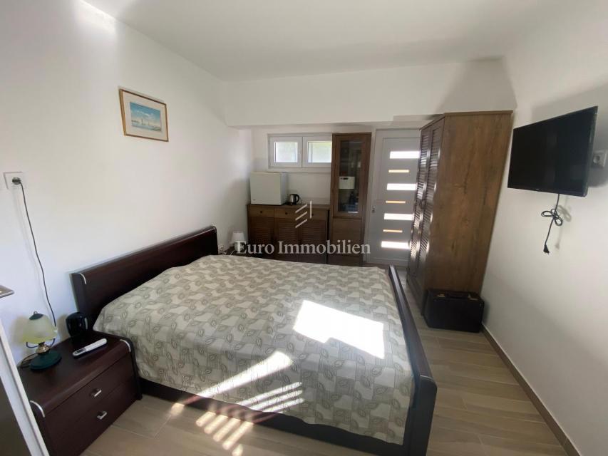 Pirovac - casa con terrazza sul tetto, piscina e jacuzzi